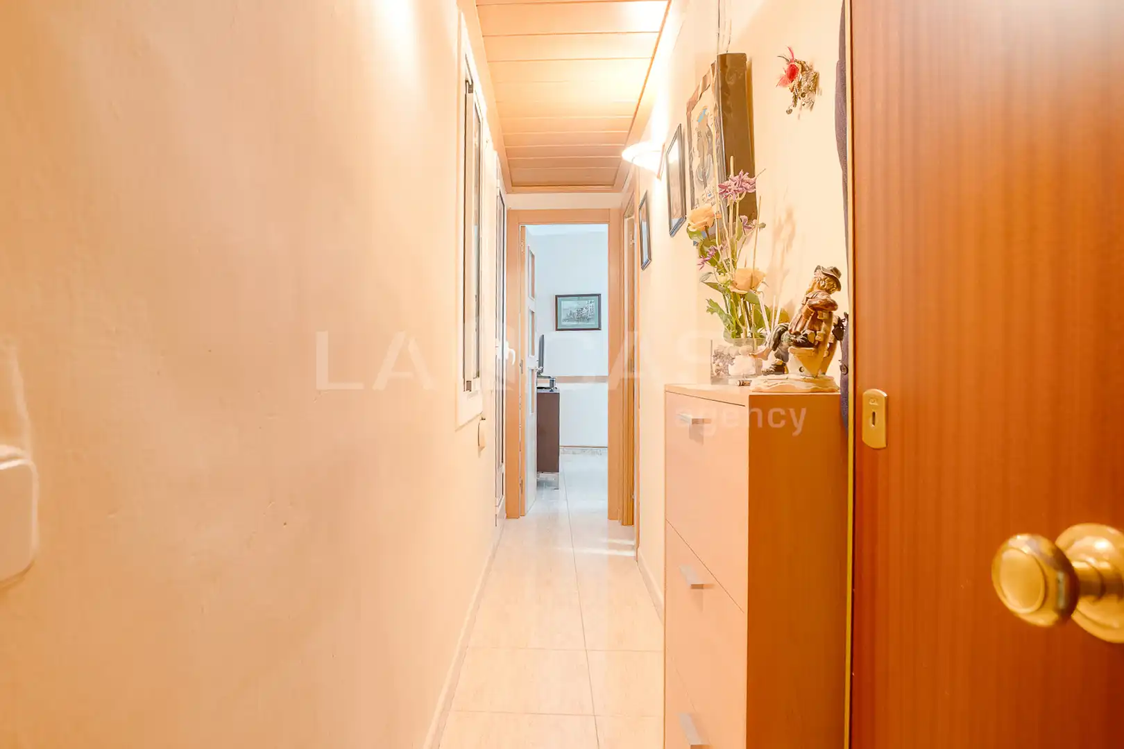 Wohnung zum Verkauf in Barcelona mit Ofen und Balkon