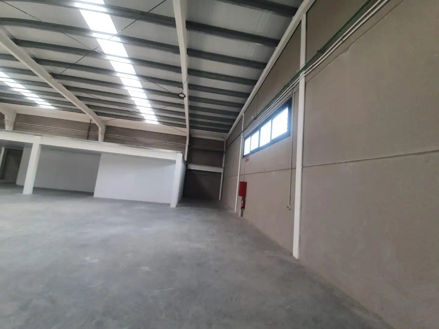 Fabrikhallen zur Miete in Los Palacios y Villafranca
