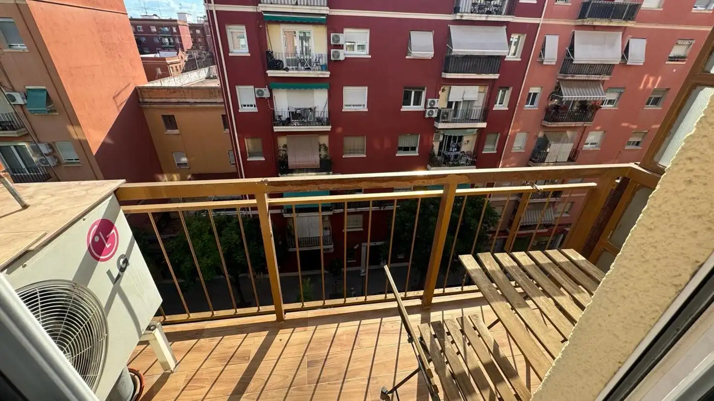 Terrassa de Pis de lloguer en Valencia amb Aire condicionat, Moblat i Balcó