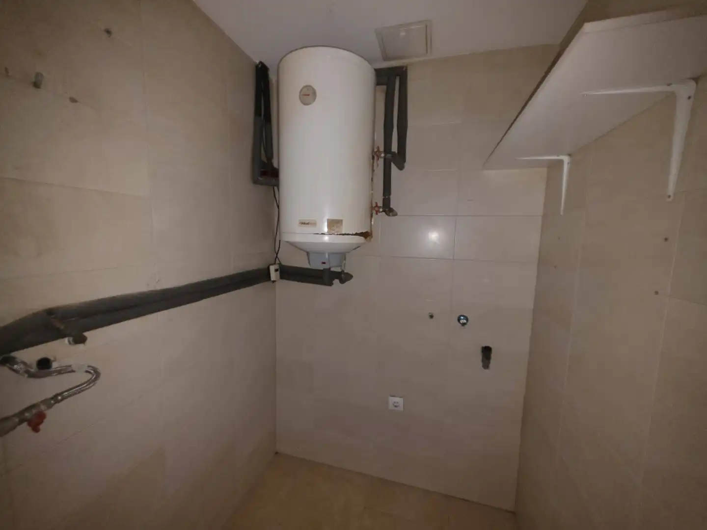 Badezimmer von Wohnung zum Verkauf in Torredembarra mit Klimaanlage, Heizung und Balkon