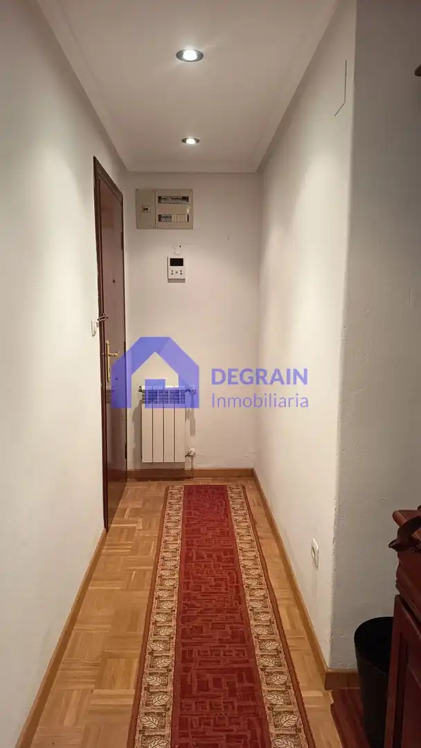 Piso en venta en Oviedo  con Parquet y Trastero