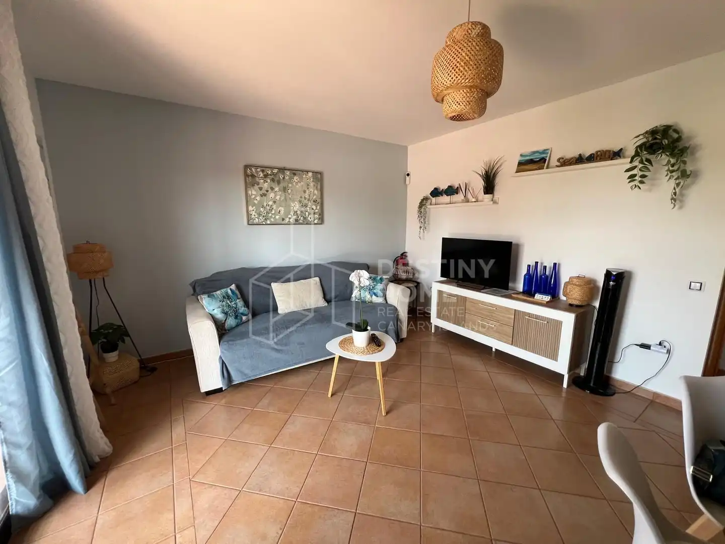 Sala d'estar de Casa adosada en venda en La Oliva amb Jardí privat, Terrassa i Moblat