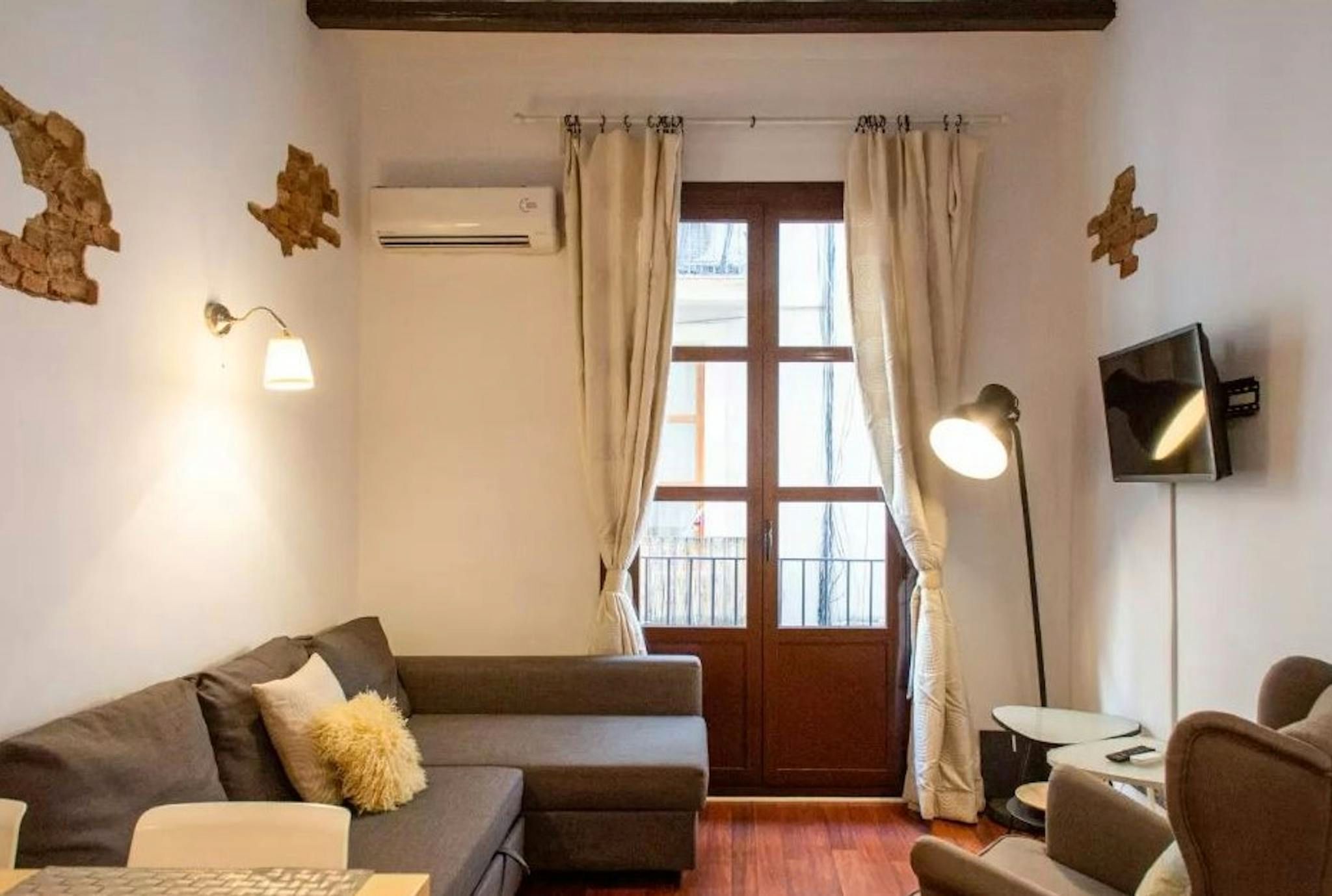 Dormitori de Pis de lloguer en  Barcelona Capital amb Aire condicionat, Moblat i TV