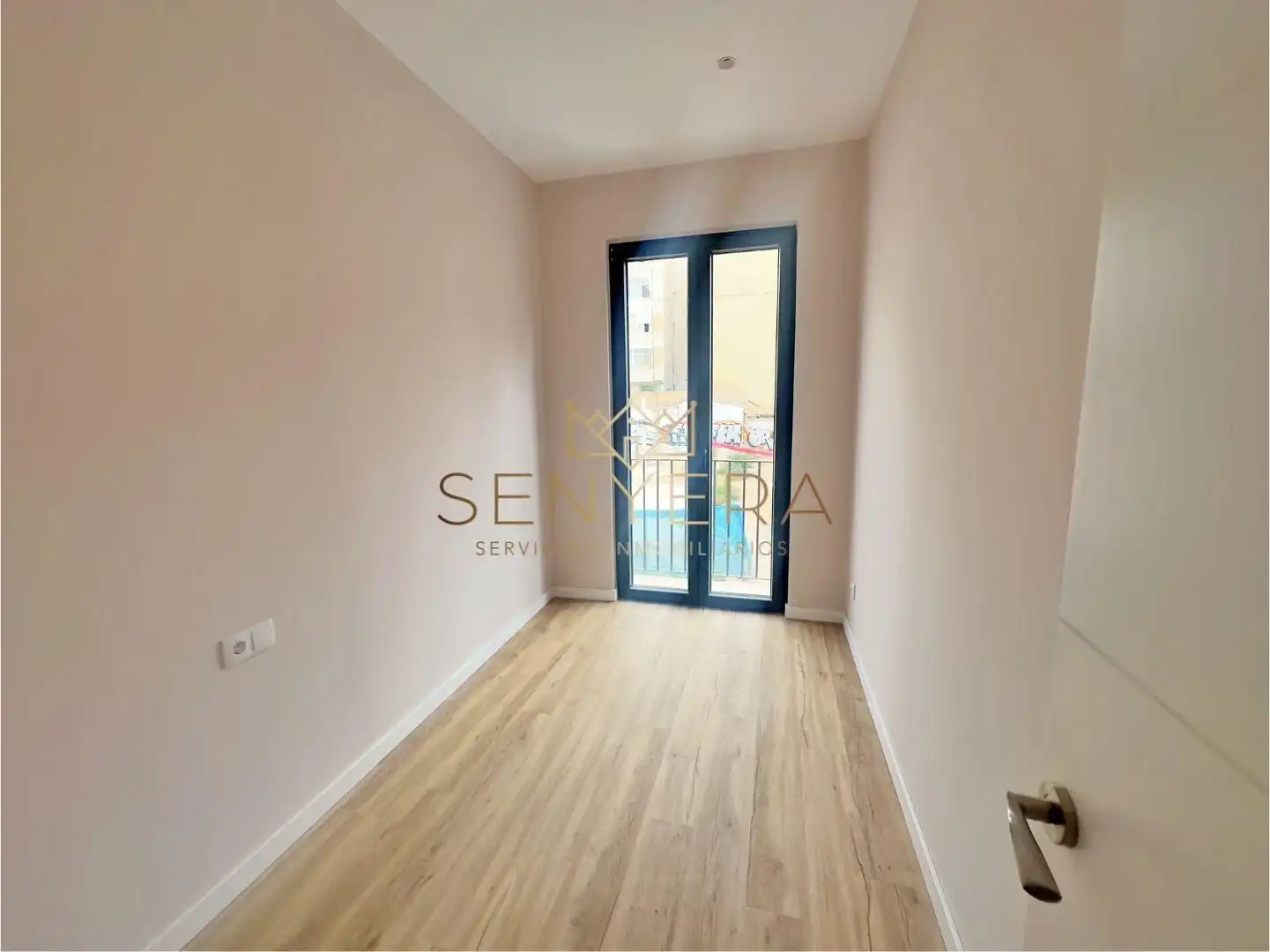 Dormitori de Casa adosada en venda en Valencia amb Aire condicionat, Parquet i Terrassa