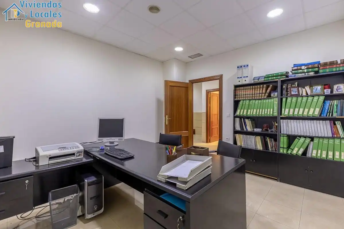 Office for sale in Granada