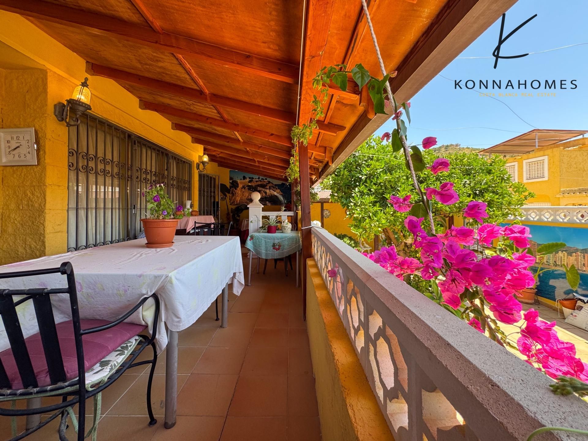 Terrassa de Casa adosada en venda en Benidorm amb Aire condicionat, Calefacció i Jardí privat