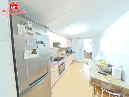 Kitchen of Flat for sale in Sant Andreu de la Barca  with Air Conditioner, Heating and Parquet flooring