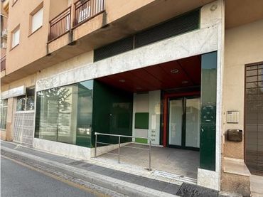 Locale commerciale in vendita a Gójar