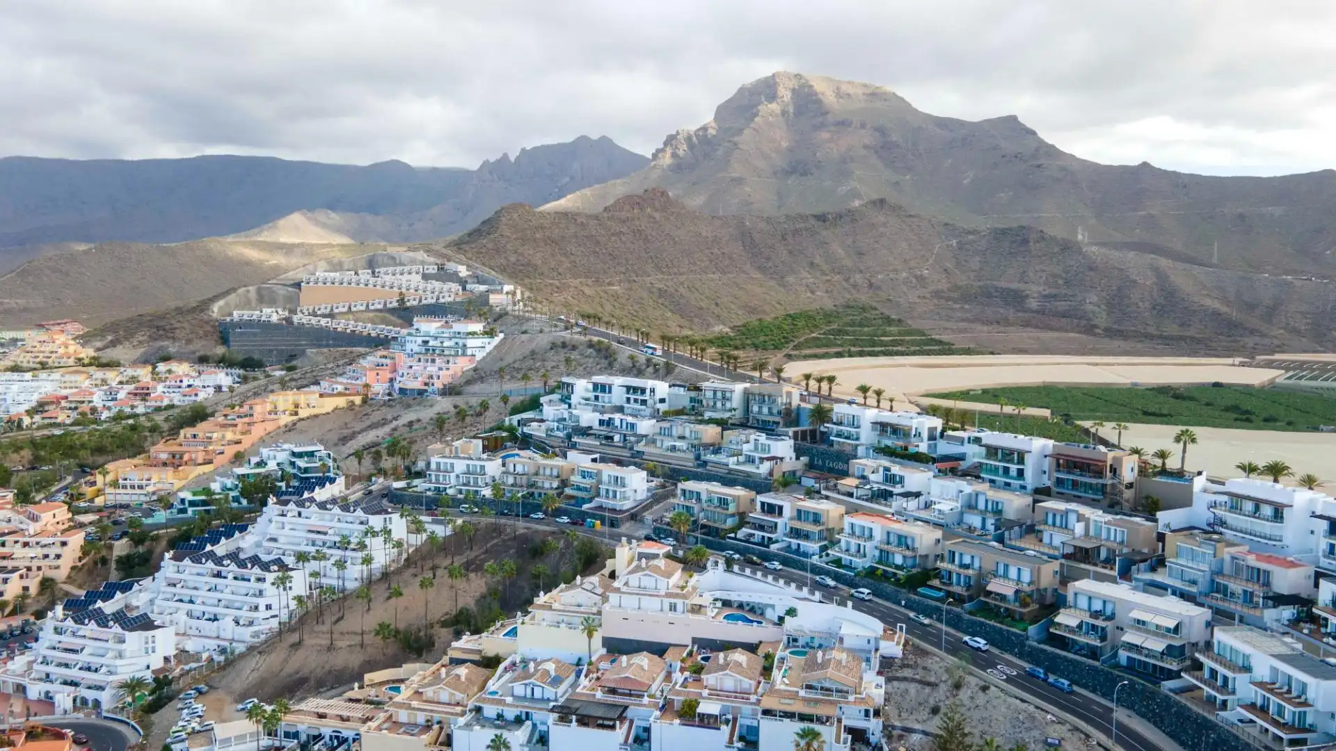 Vista exterior de Apartamento de alquiler en Adeje con Aire acondicionado, Terraza y Amueblado