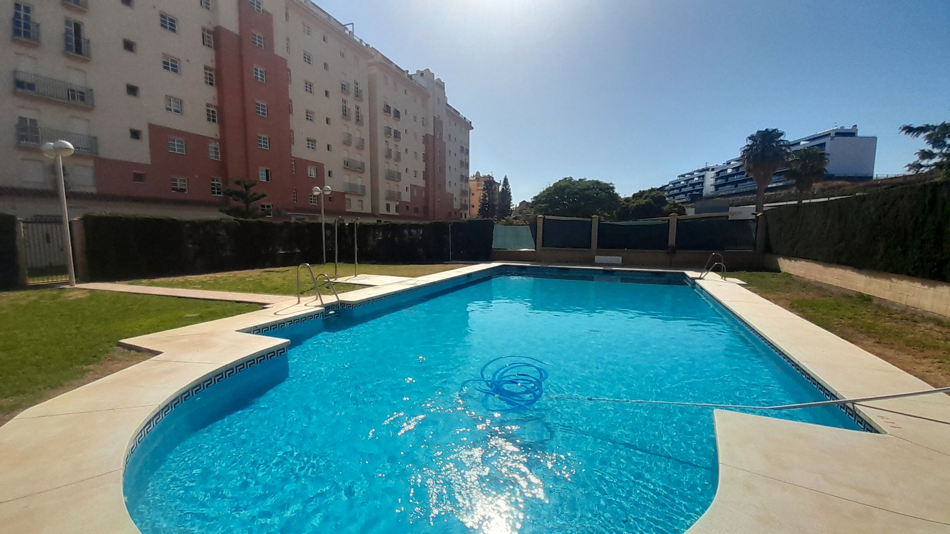 Piscina de Pis de lloguer en Algarrobo amb Aire condicionat, Calefacció i Terrassa