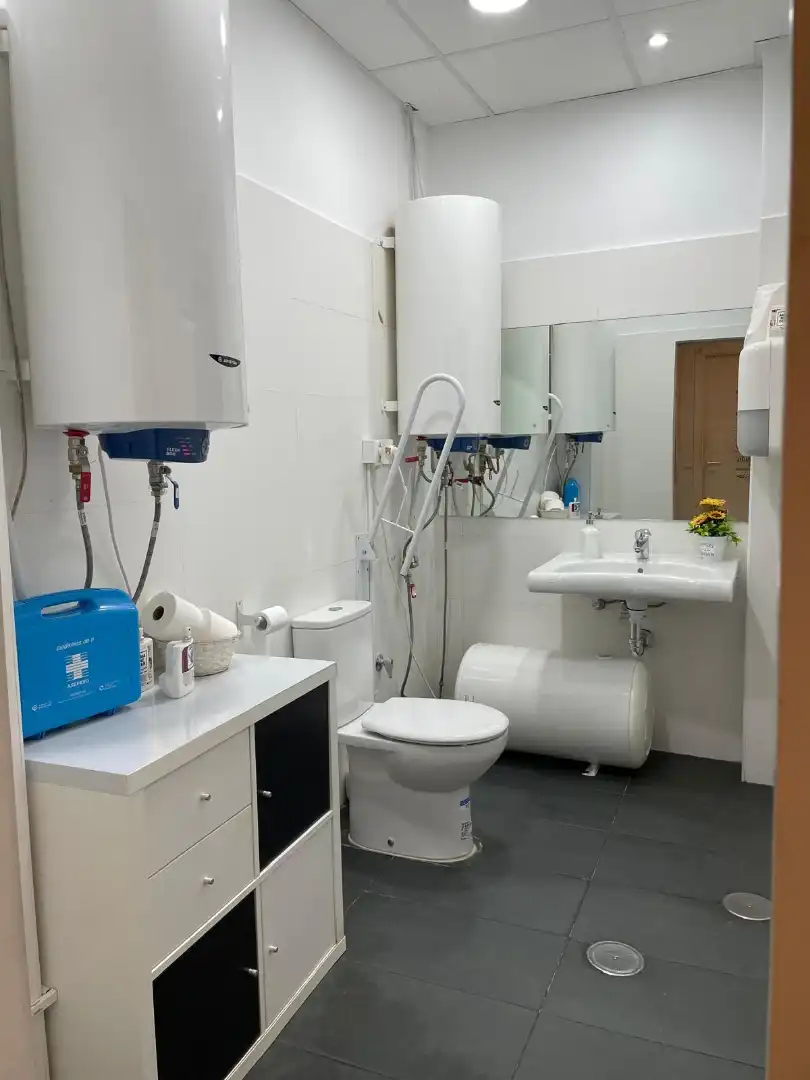 Baño de Local en traspaso en Majadahonda con Aire acondicionado