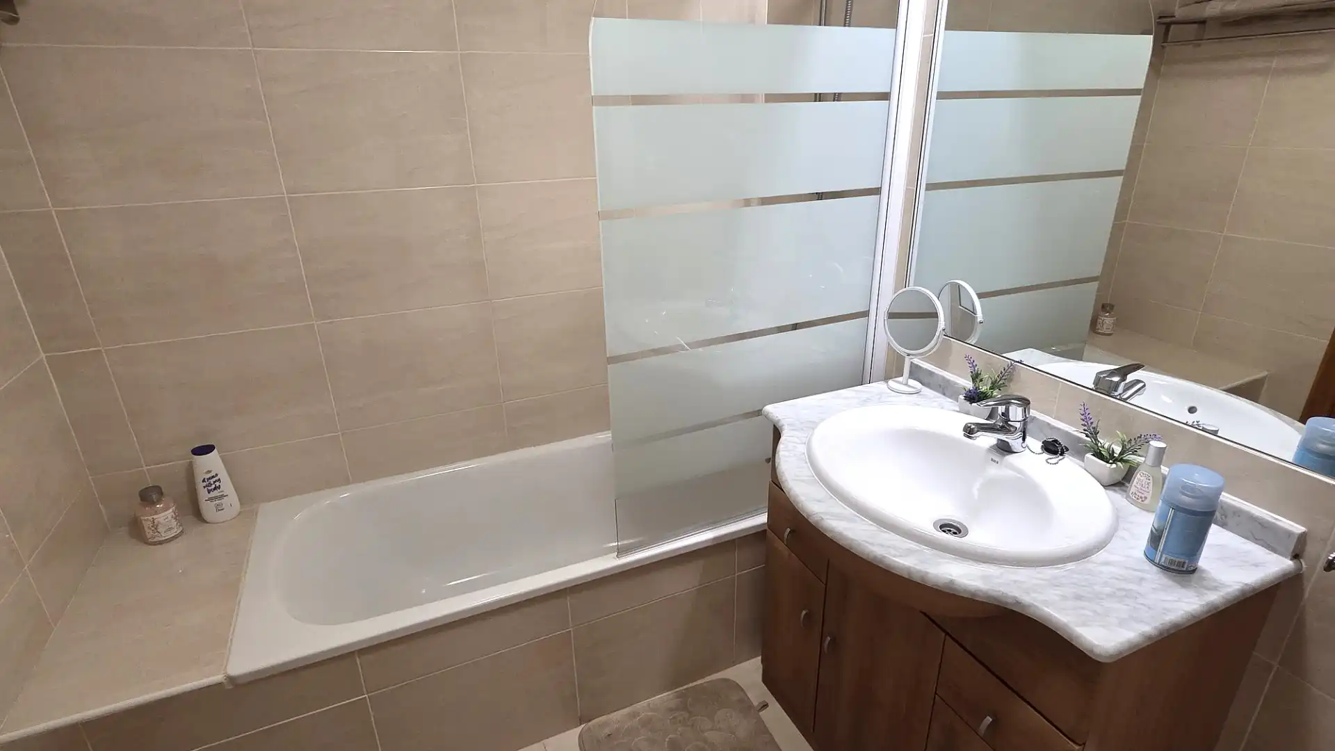Baño de Piso en venta en Cartagena con Aire acondicionado, Calefacción y Terraza