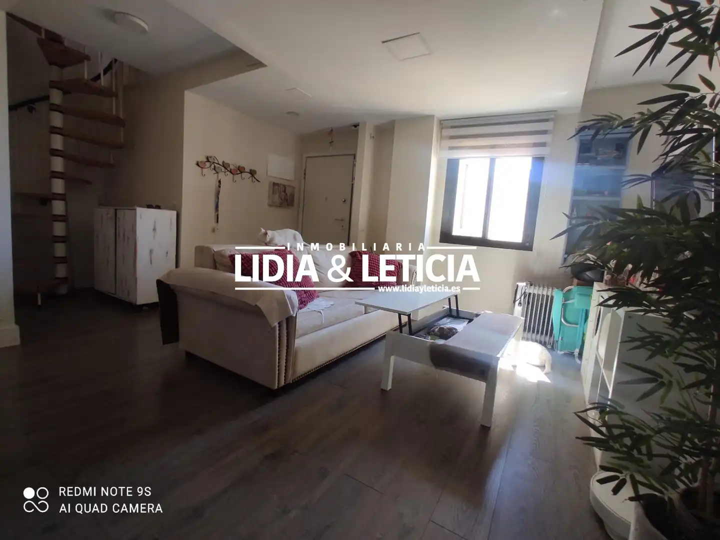 Vista exterior de Dúplex en venda en Alcalá de Guadaira amb Aire condicionat i Piscina comunitària