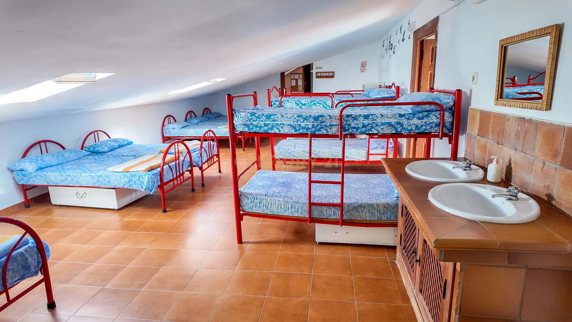 Habitación de Edificio en venta en Torrejón el Rubio, Cáceres