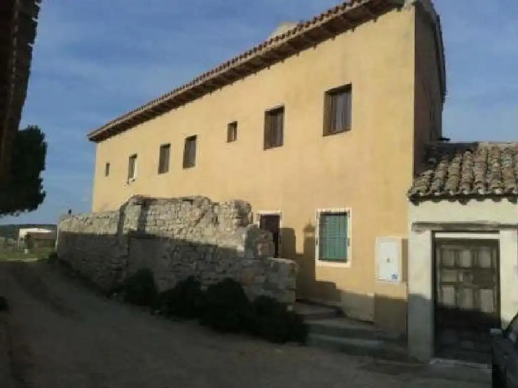 Außenansicht von Gebäude zum Verkauf in Ampudia