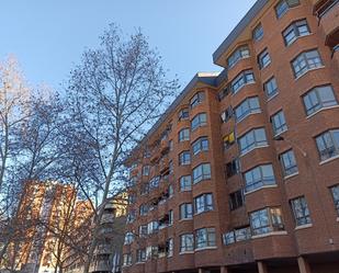 Vista exterior de Pis de lloguer en Valladolid Capital amb Calefacció, Parquet i Terrassa