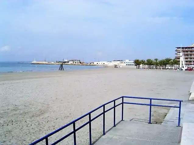 Außenansicht von Wohnung zur Miete in Santa Pola mit Möbliert, Waschmaschine und Mikrowelle