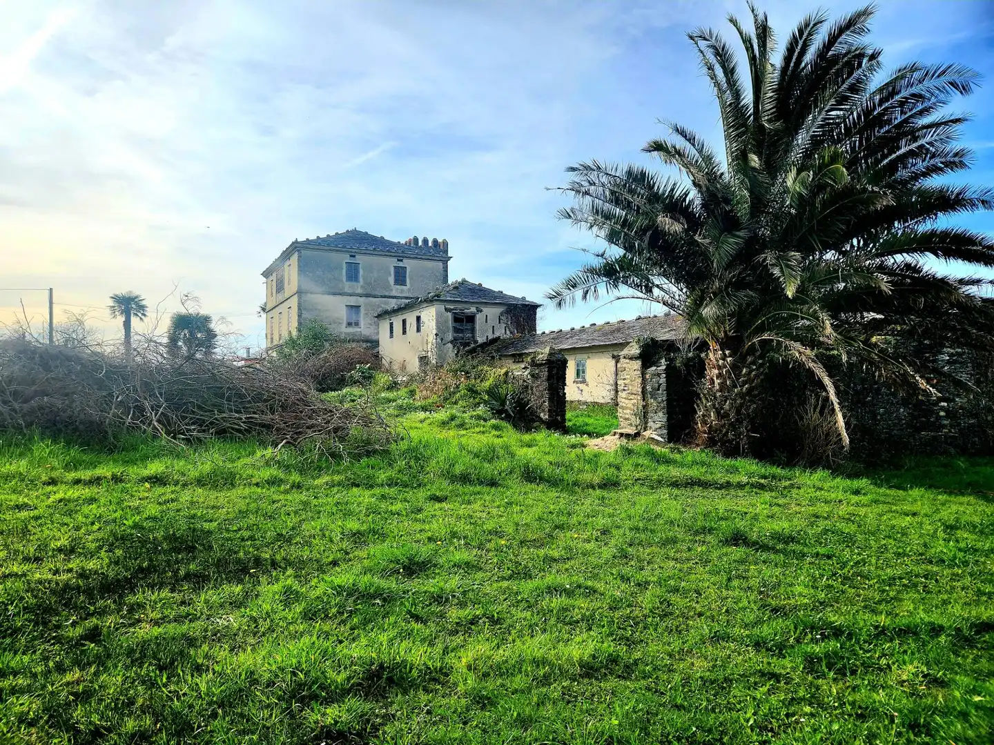 Country house zum Verkauf in Coaña mit Privatgarten, Abstellraum und Balkon