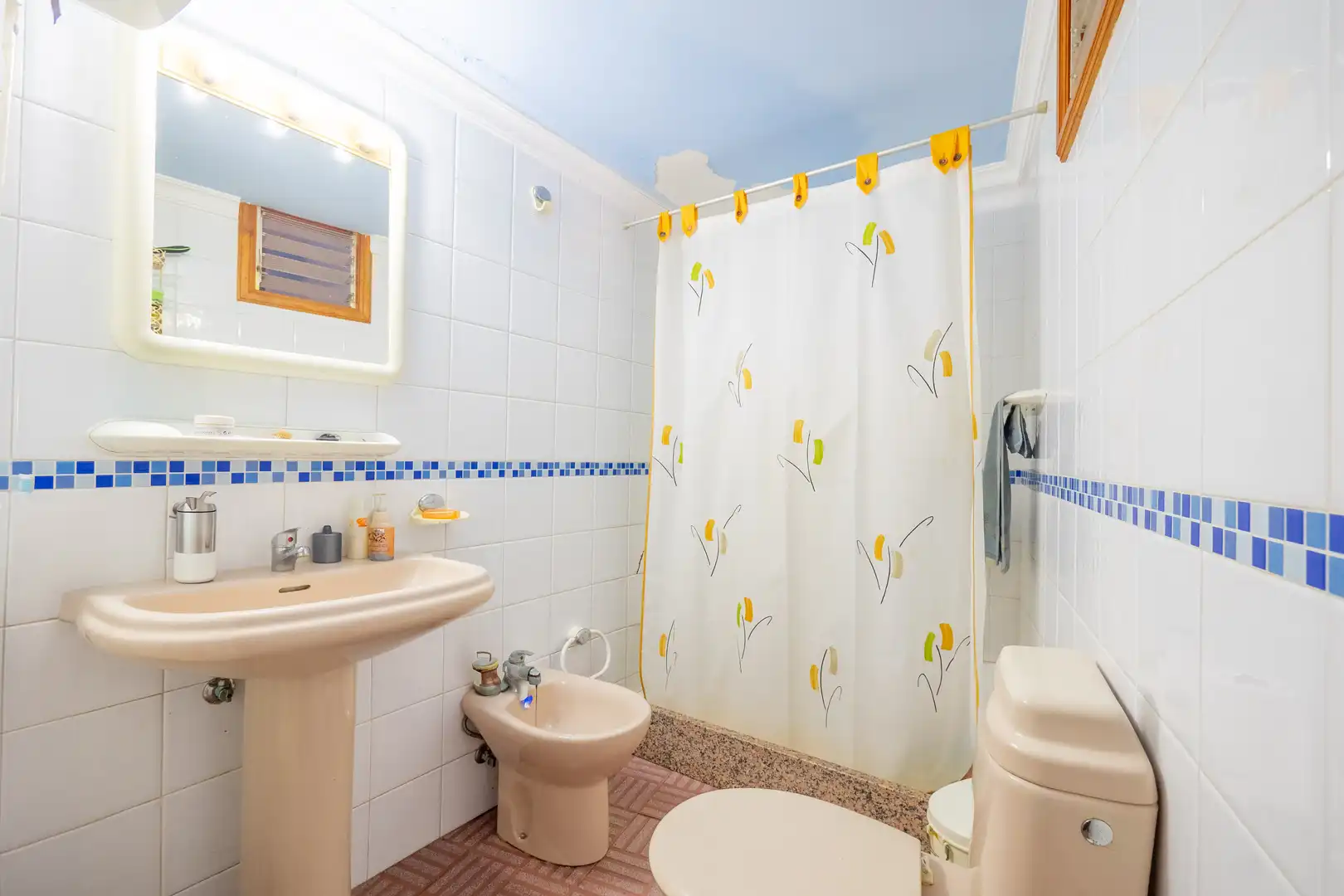 Bany de Casa o xalet en venda en Santa María de Guía de Gran Canaria amb Terrassa, Moblat i Balcó