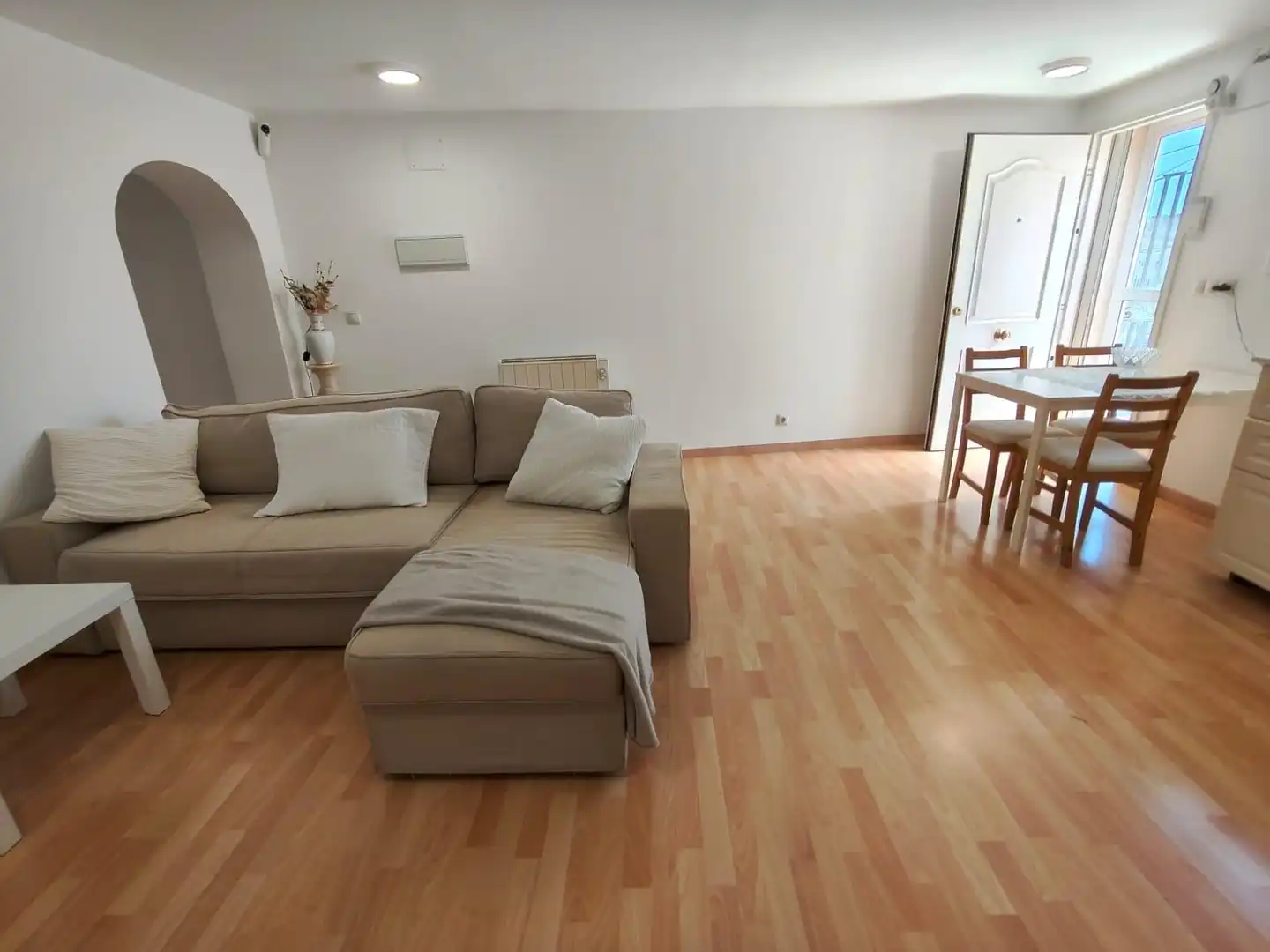 Sala d'estar de Casa o xalet en venda en Olesa de Montserrat amb Calefacció, Terrassa i Alarma