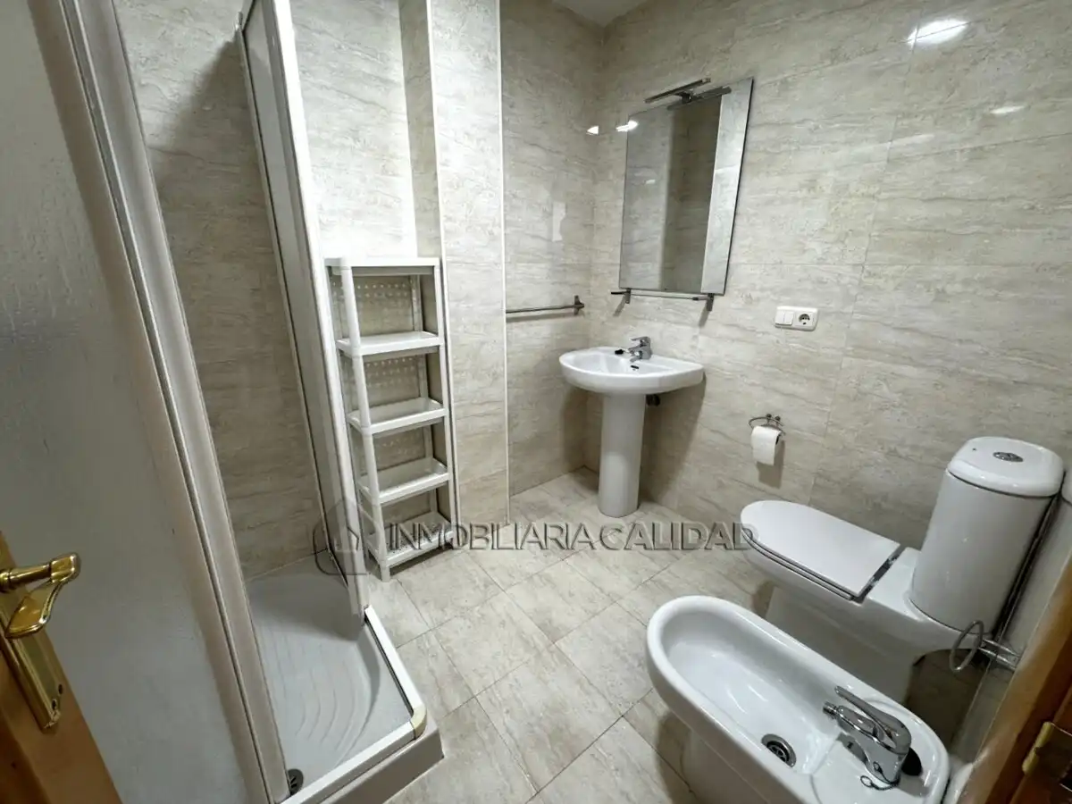 Bathroom of Flat for rent in Burgos  with Heating, Terrace and Storage room