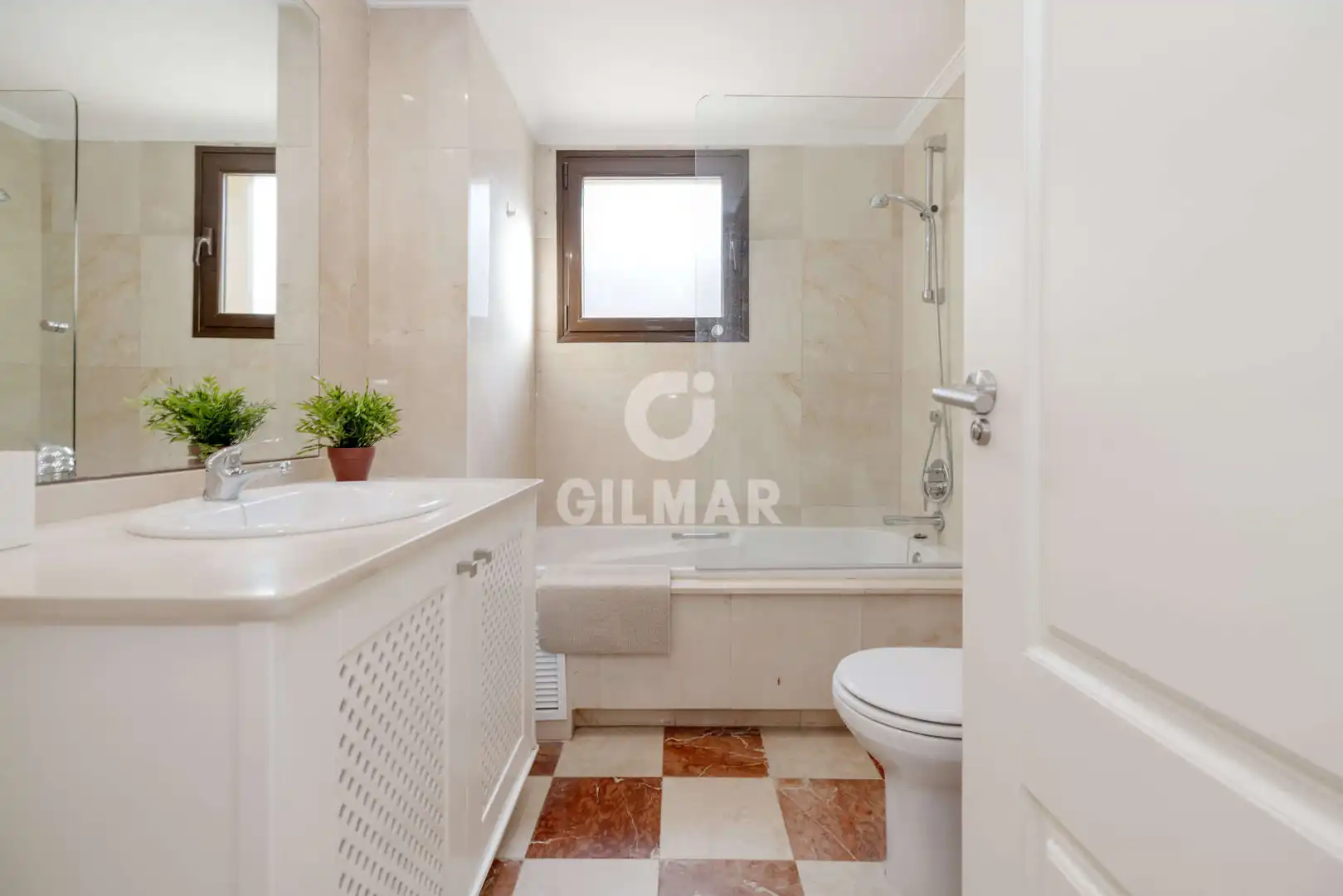 Appartamento con terrazza in vendita a Puerto de Sotogrande - La Marina, imagen 11