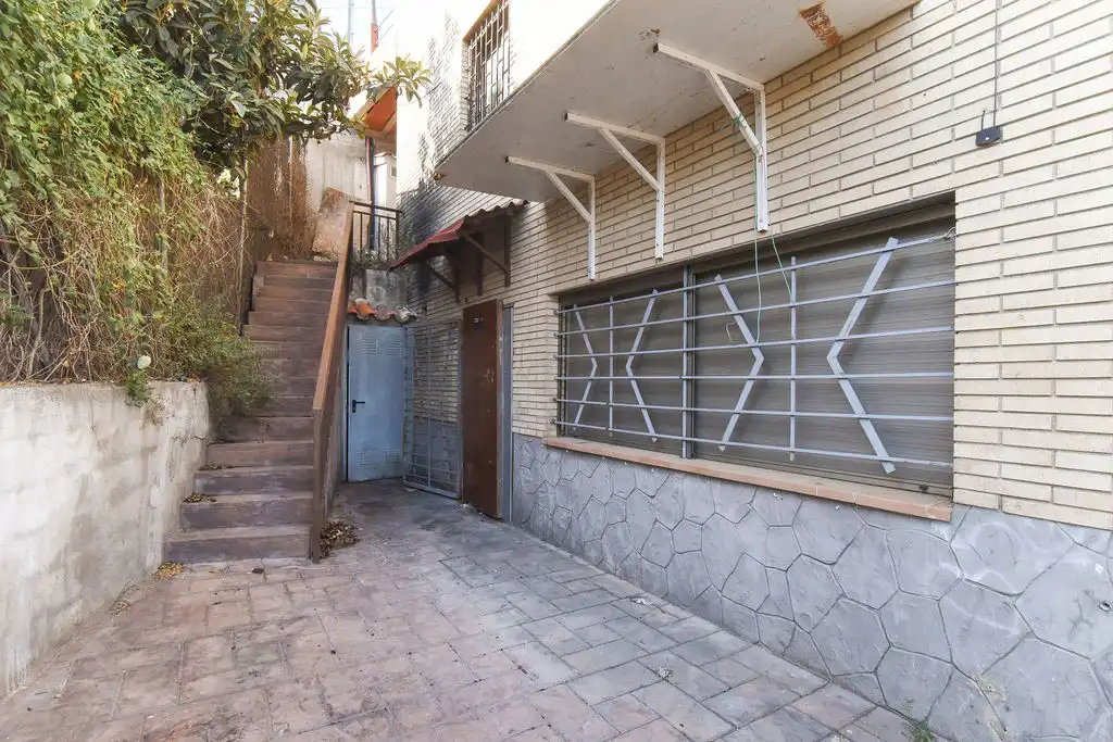 Vista exterior de Casa o xalet en venda en Barcelona