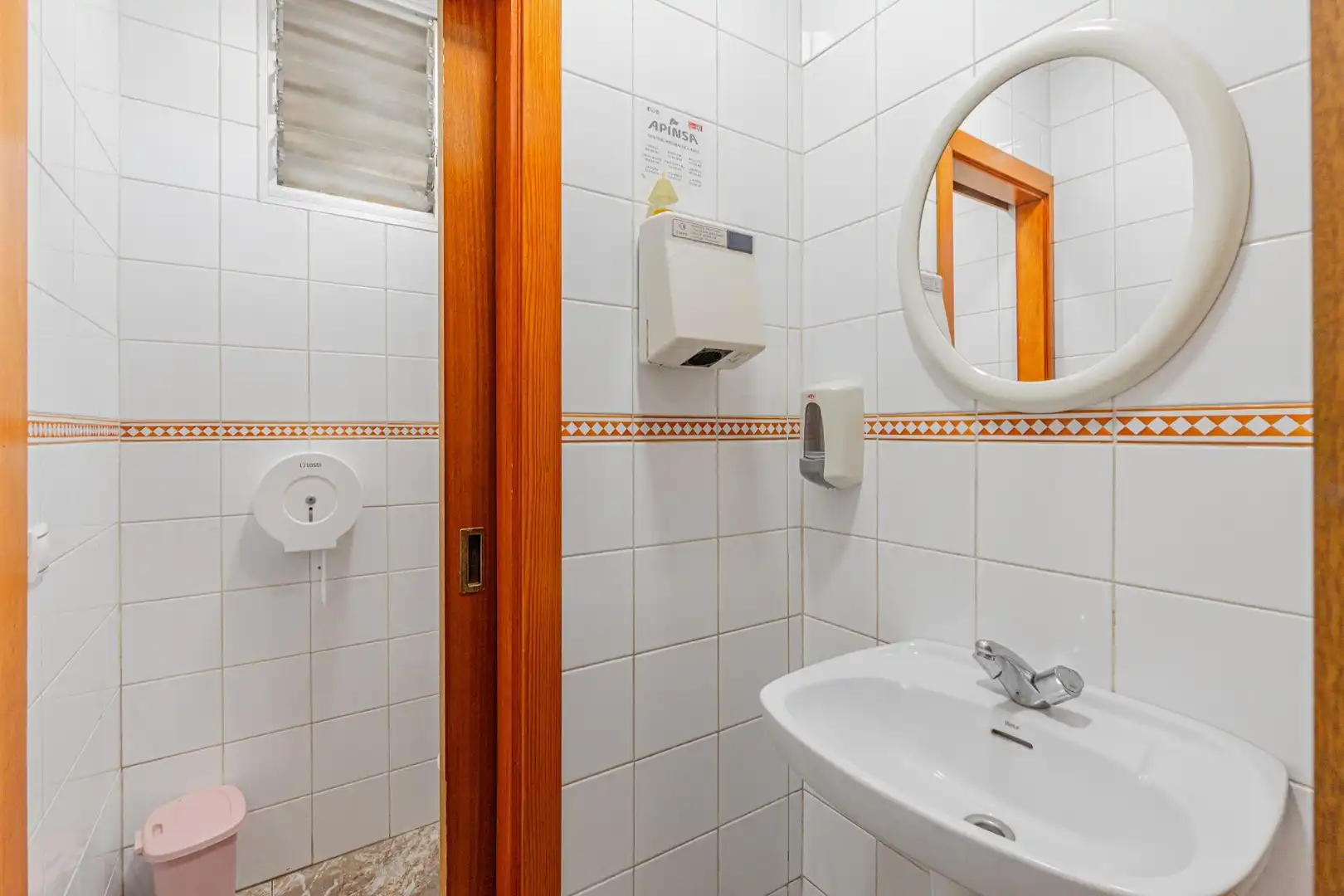 Baño de Local en venta en Calvià con Terraza y Amueblado
