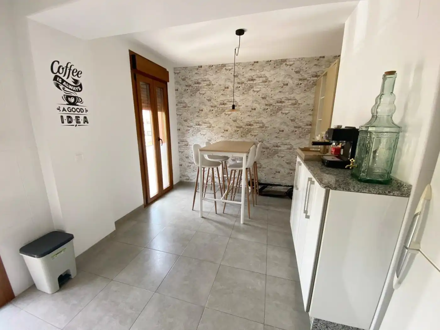 Appartement à louer à Casines, imagen 4