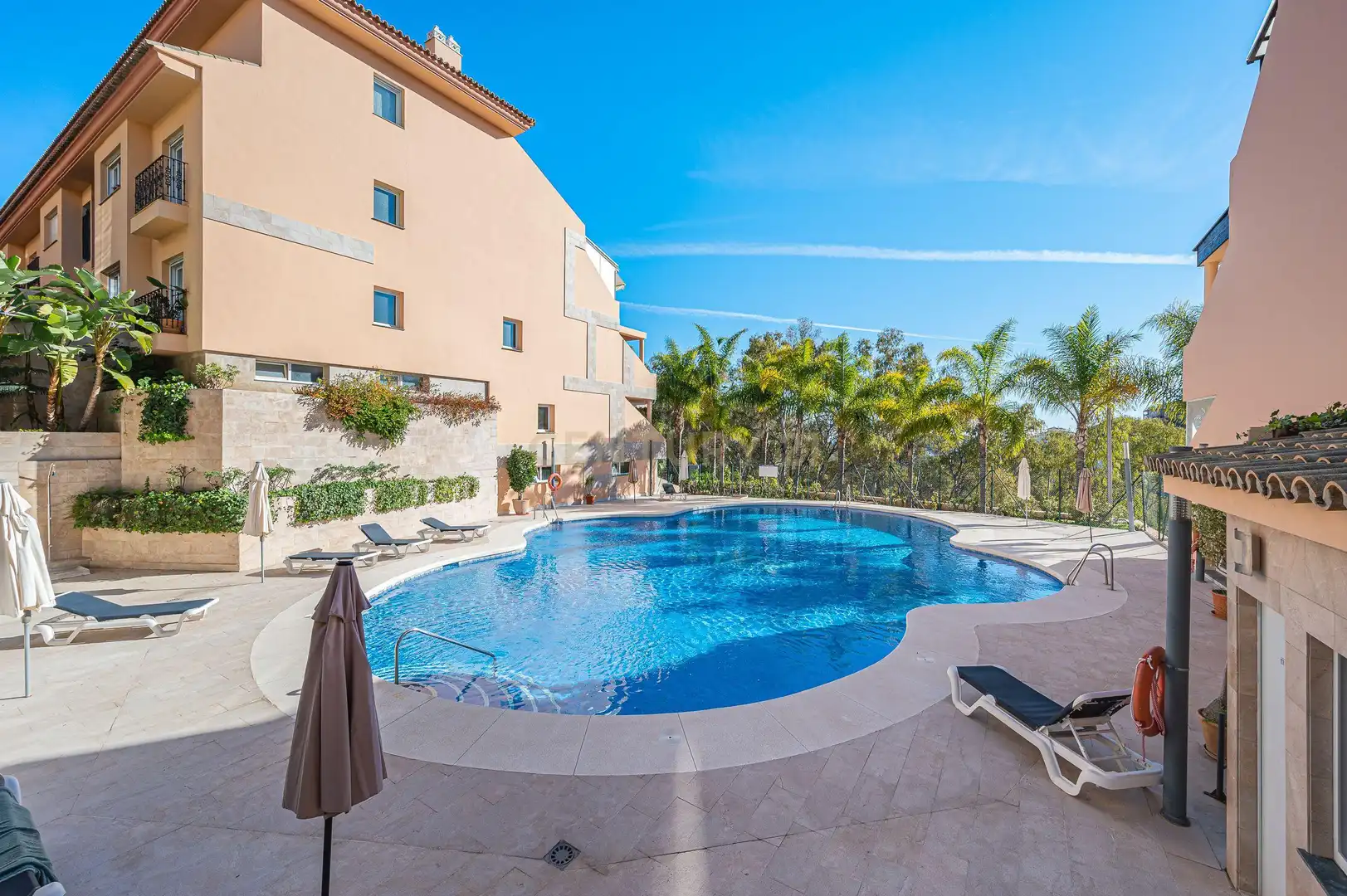 Piscina de Apartament en venda en Marbella amb Aire condicionat, Traster i Forn
