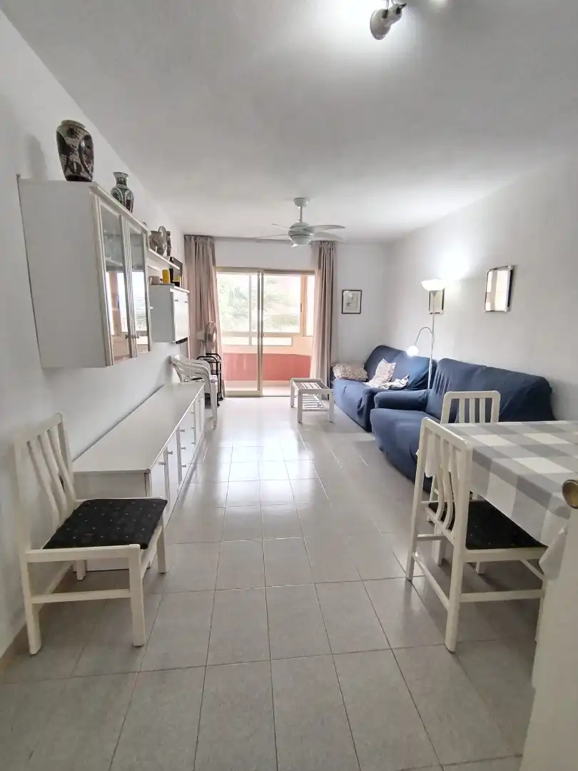 Sala d'estar de Pis en venda en La Manga del Mar Menor amb Terrassa, Moblat i Forn