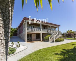 Vista exterior de Casa o xalet en venda en Sanxenxo amb Piscina