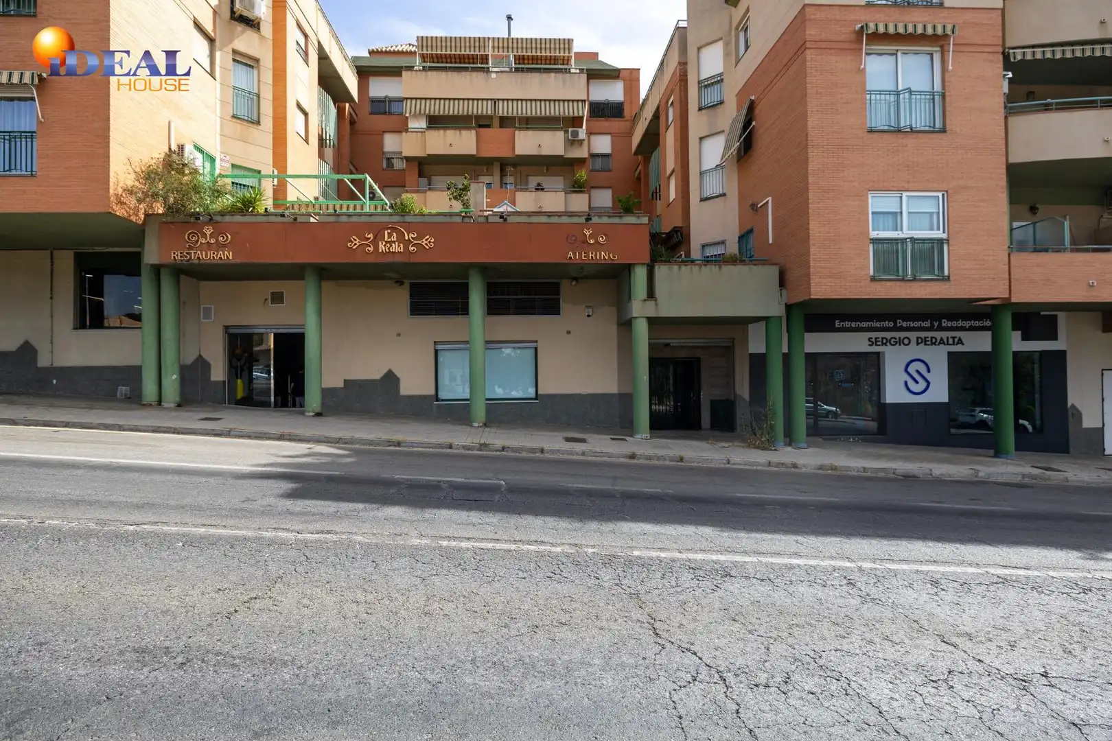Local comercial en venda a Avenida Santa Maria de la Alhambra