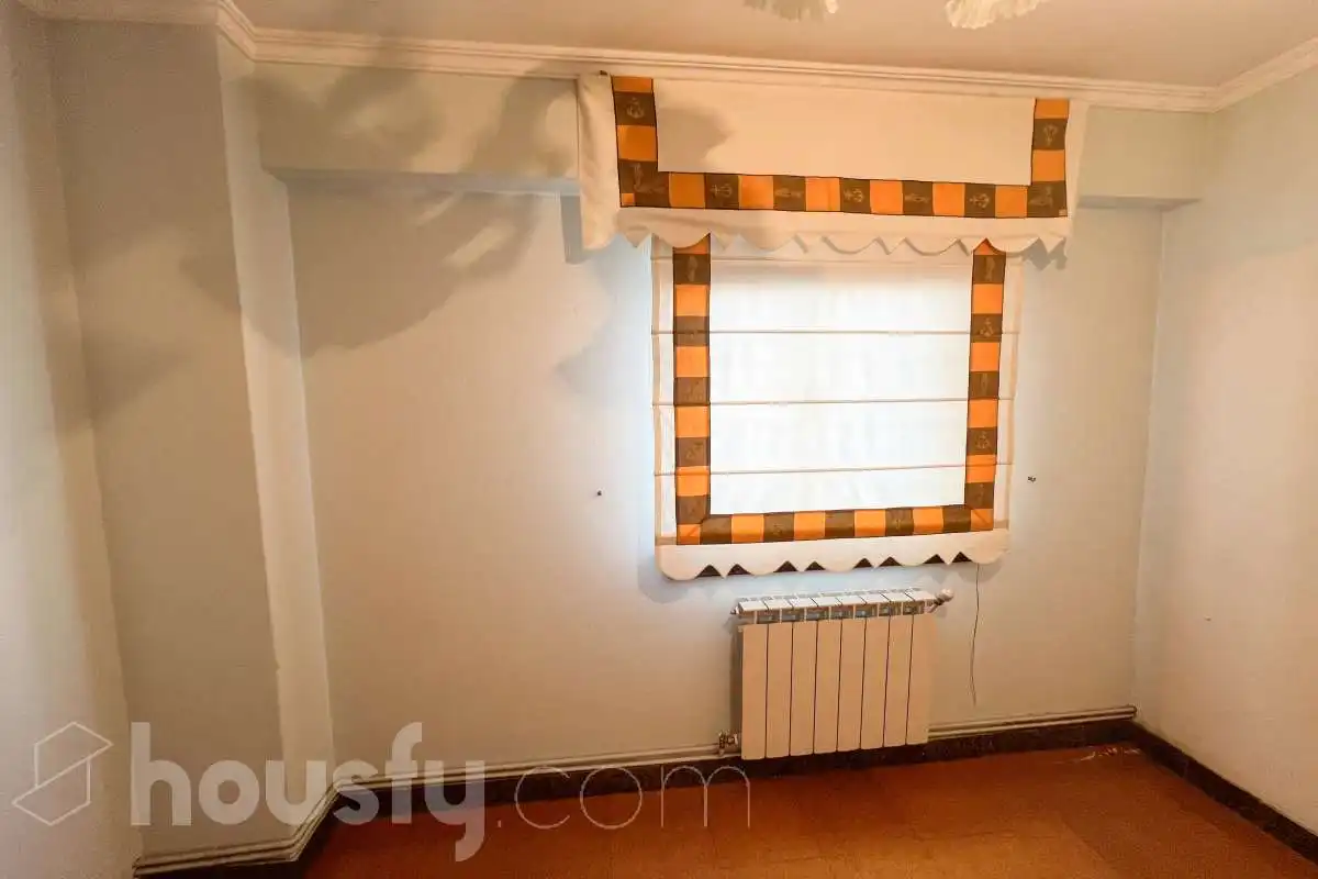 Habitación de Piso en venta en A Coruña Capital  con Calefacción