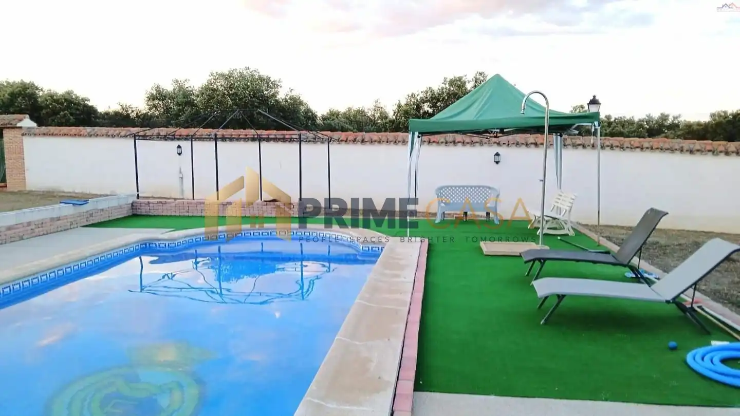 Piscina de Casa o chalet en venta en Villa del Prado, Madrid