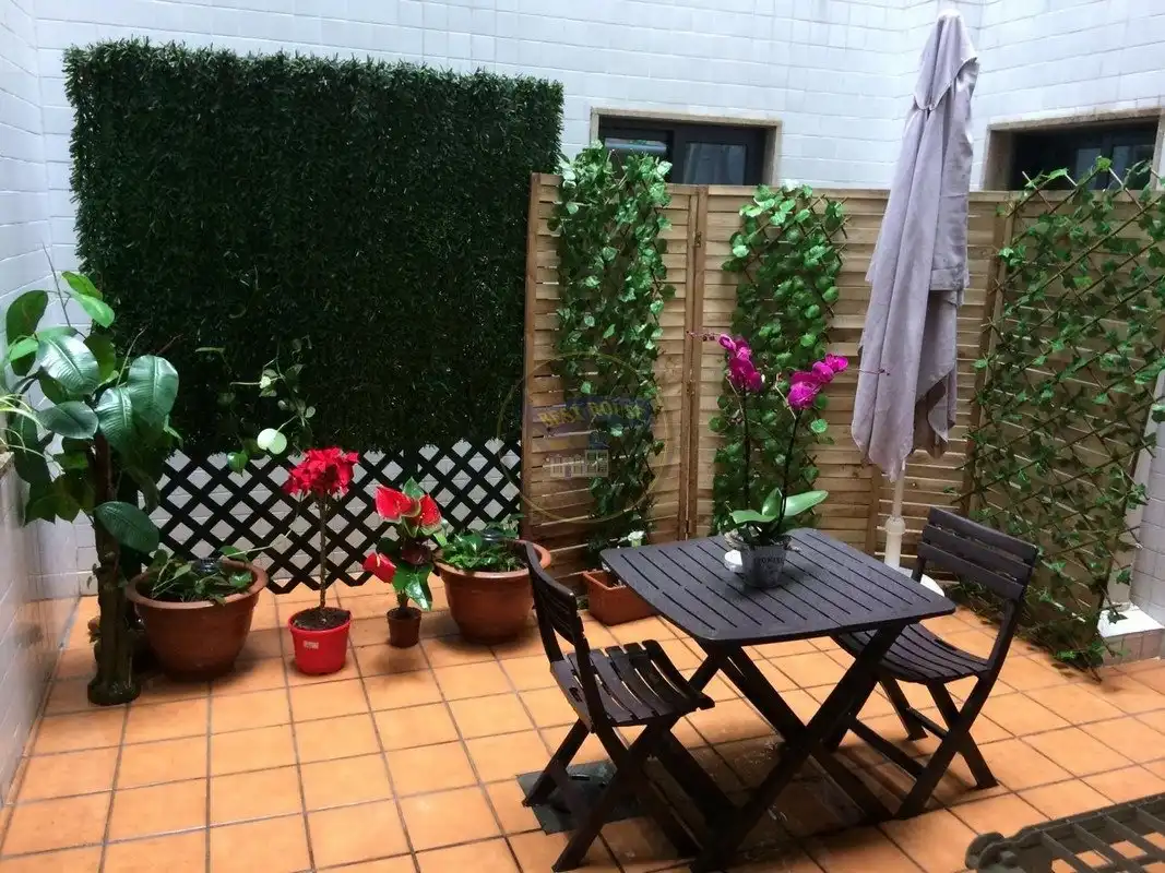 Terraza de Piso en venta en Vigo  con Calefacción, Jardín privado y Parquet