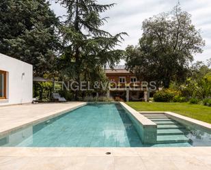 Swimming pool of House or chalet for sale in Majadahonda  with Air Conditioner, Heating and Private garden