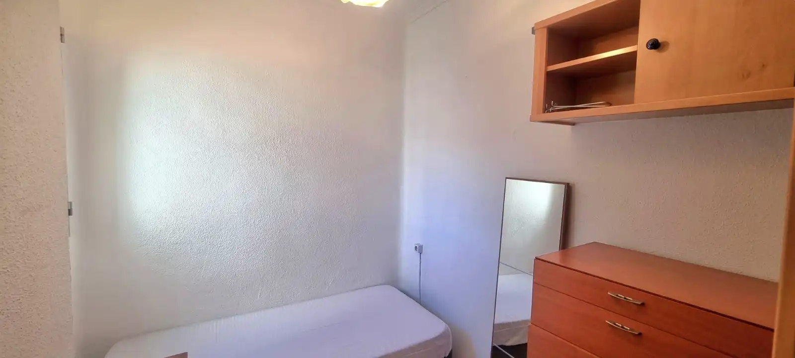 Habitación de Piso de alquiler en Madrid con Calefacción y Amueblado