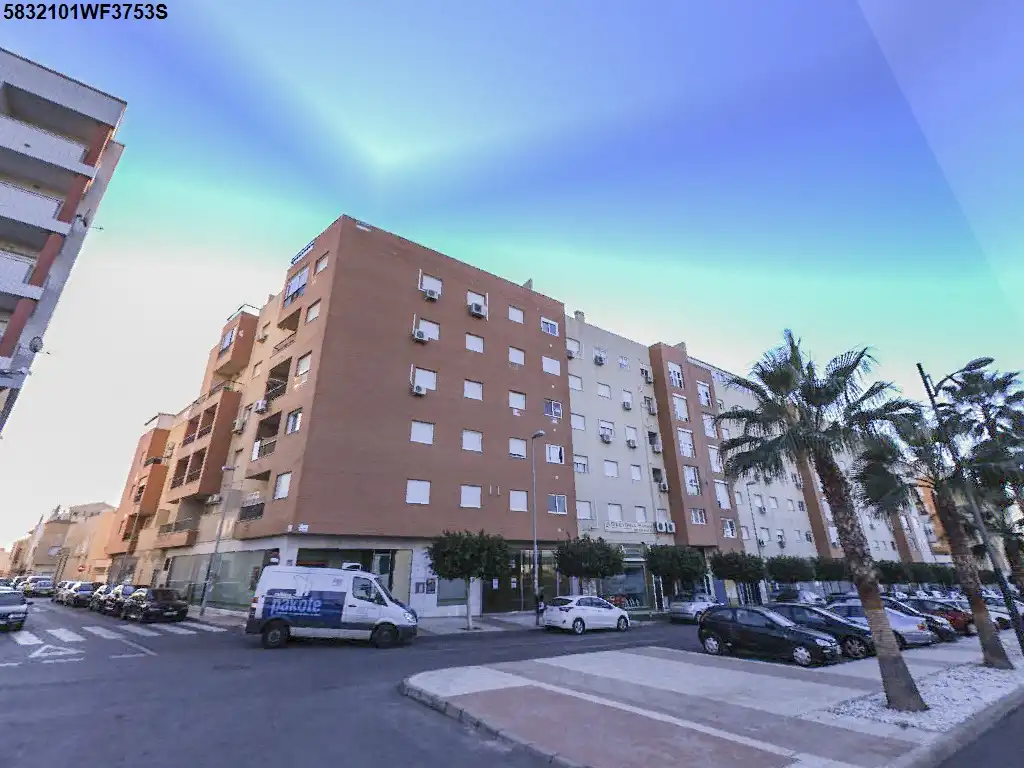 Vista exterior de Piso en venta en Roquetas de Mar