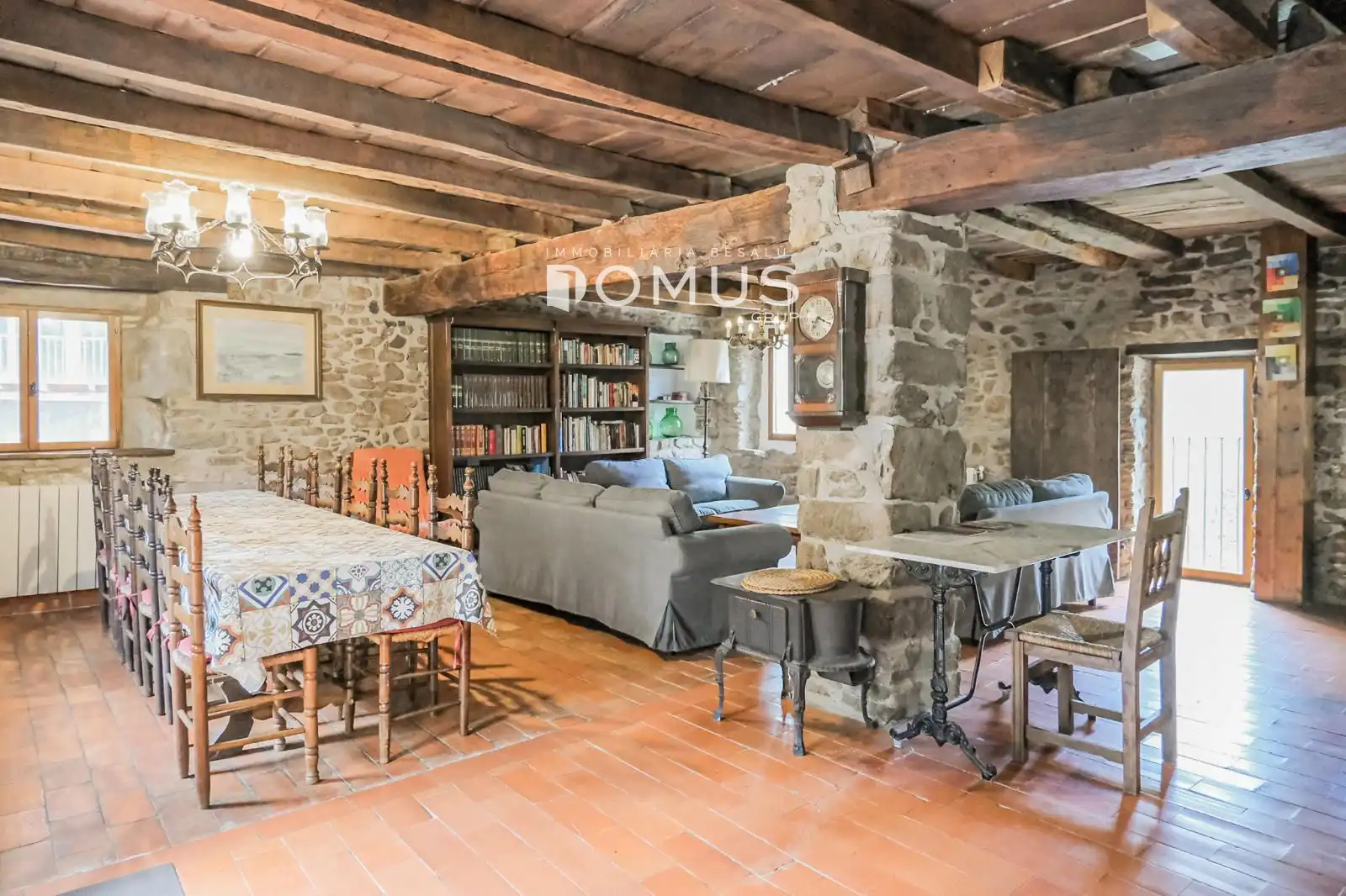 Comedor de Finca rústica en venta en Santa Pau con Calefacción, Parquet y Piscina