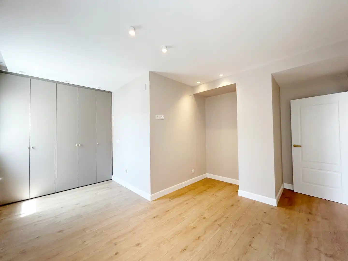 Habitación de Piso en venta en Vitoria - Gasteiz con Calefacción, Trastero y Horno