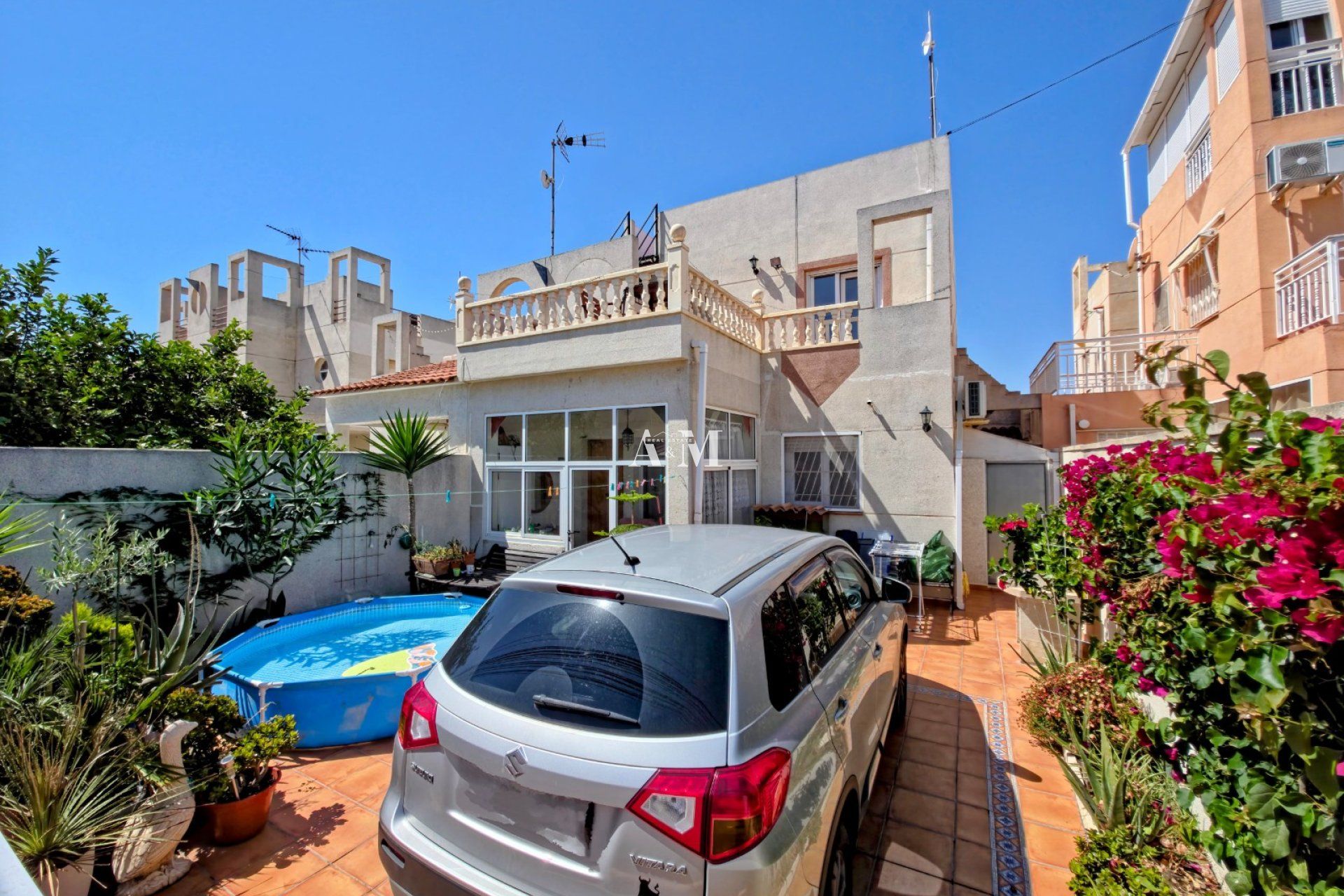 Exterior view of Single-family semi-detached to rent in Torrevieja  with Air Conditioner, Heating and Private garden