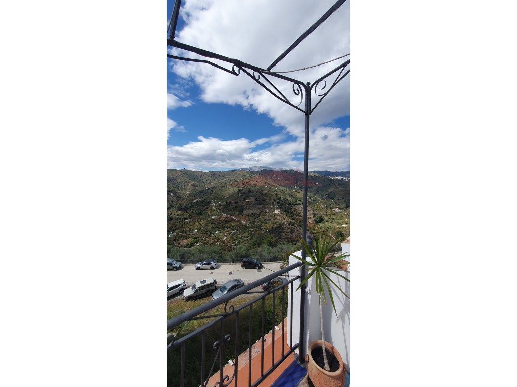 Vista exterior de Finca rústica en venda en Sayalonga amb Terrassa i Balcó