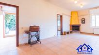 Sala d'estar de Casa o xalet en venda en Sant Iscle de Vallalta
