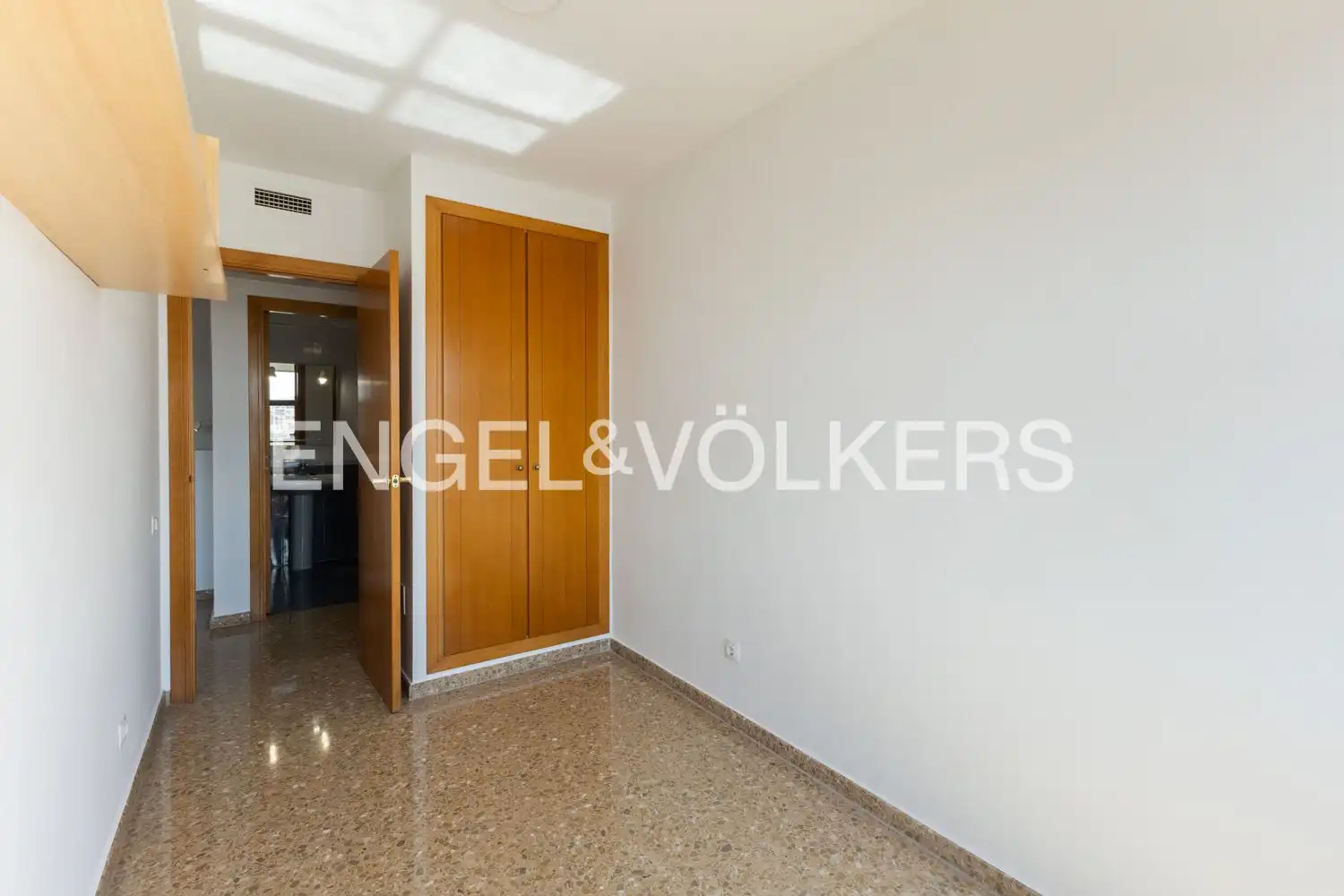 Dachboden zur Miete in Valencia mit Klimaanlage, Heizung und Terrasse