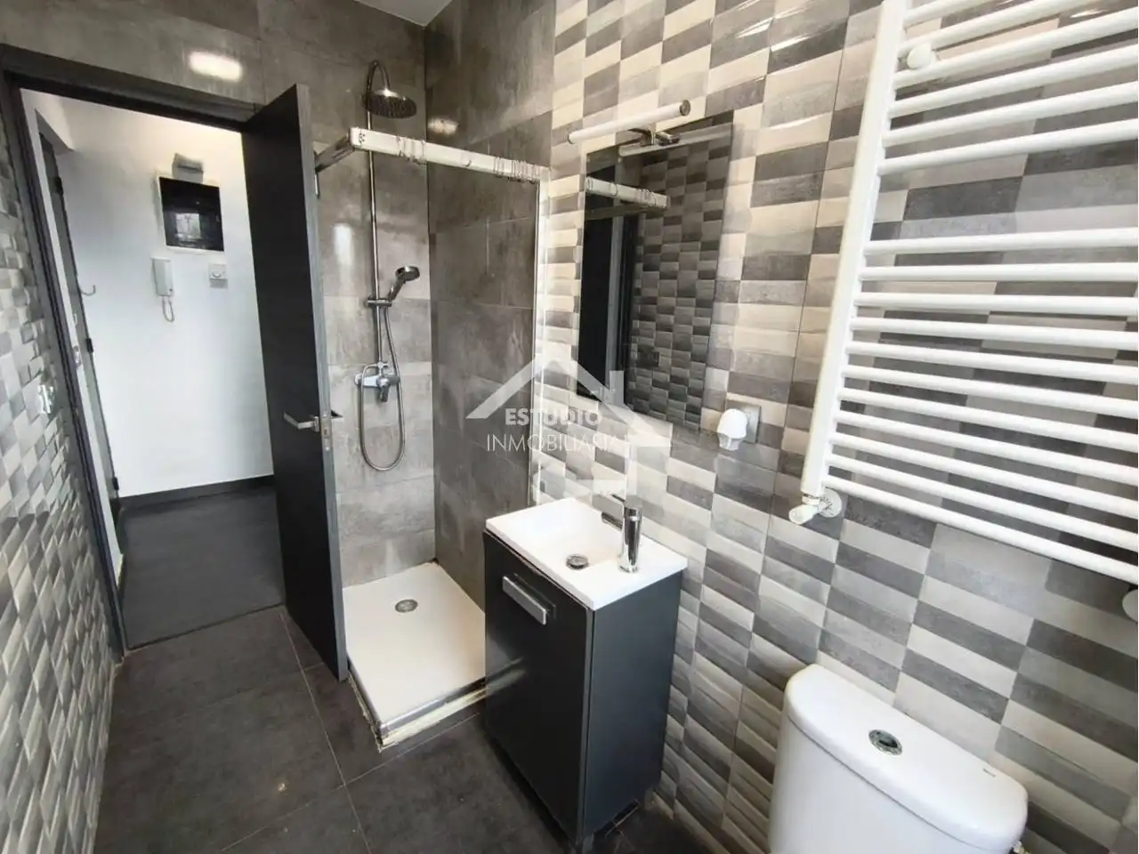 Baño de Piso en venta en Fuenmayor con Calefacción, Terraza y Trastero