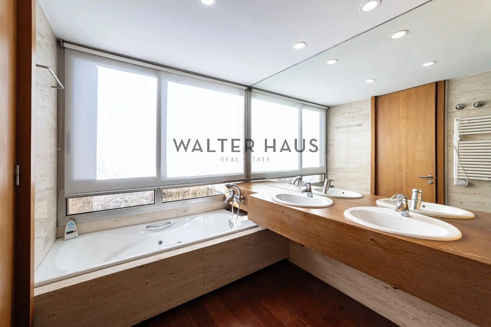 Baño de Piso en venta en Madrid con Aire acondicionado, Calefacción y Jardín privado