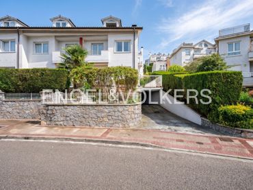 Adosado con balcón en venta en Karmele Saint-Martin Kalea