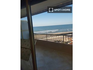 Flat with balcony to rent in Les Palmeres