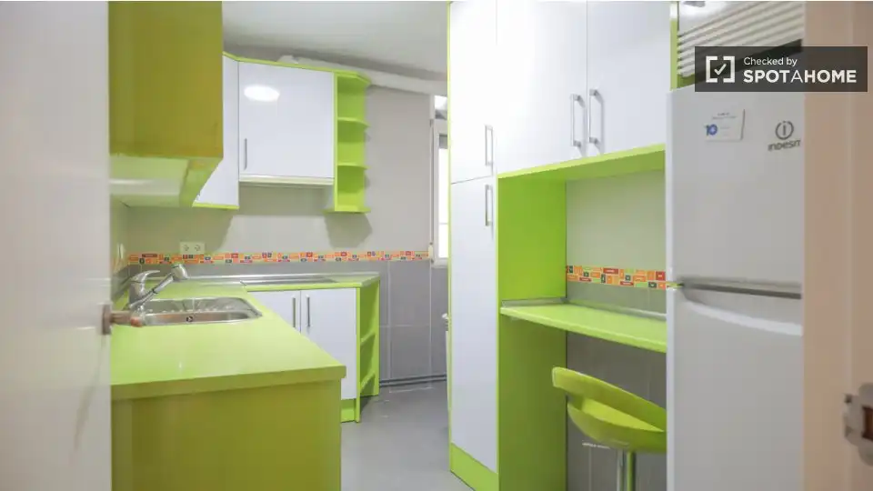 Kitchen of Flat for rent in Madrid  with Air Conditioner, Heating and Furnished